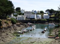 Le petit port de Doëlan à marée basse
