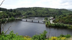 Le lac du barrage de Grandval